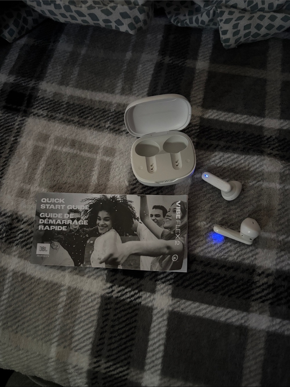 JBL True Wireless Earbuds VIBE FLEX 2 in White with Charging Case